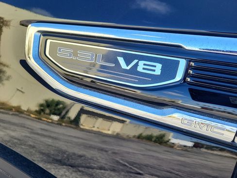 Used 2022 GMC Sierra 1500 SLT w/ SLT Convenience Package image 12