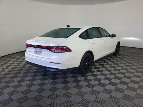 Used 2025 Honda Accord SE image 4