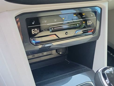 Certified 2023 Volkswagen Tiguan SE w/ Panoramic Sunroof Package FWD image 24