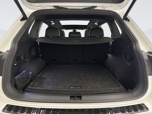 Used 2023 Volkswagen Tiguan SEL R-Line AWD/4WD image 19