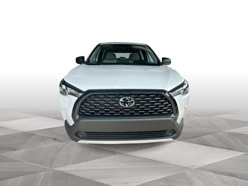 Used 2025 Toyota Corolla Cross L FWD image 3