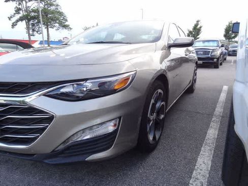 Used 2023 Chevrolet Malibu LT FWD image 1