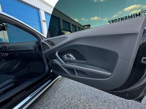 Used 2017 Audi R8 V10 plus image 20