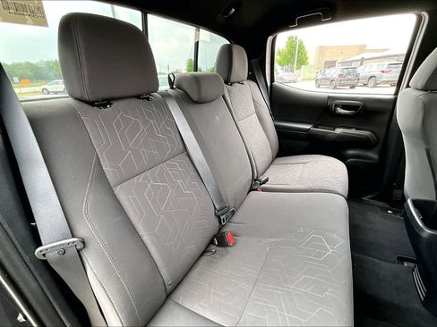 Used 2017 Toyota Tacoma TRD Off-Road w/ Tow Package RWD image 20