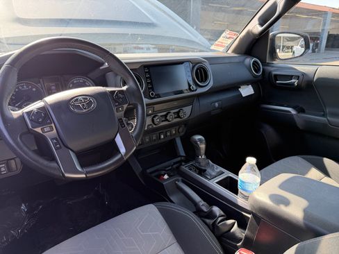 Used 2020 Toyota Tacoma TRD Sport w/ Technology Package RWD image 18
