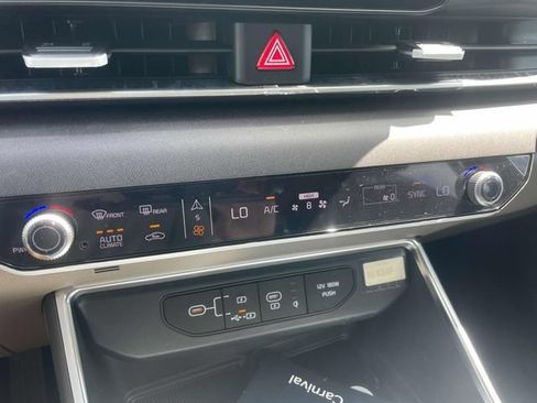 New 2026 Kia Carnival EX FWD image 35