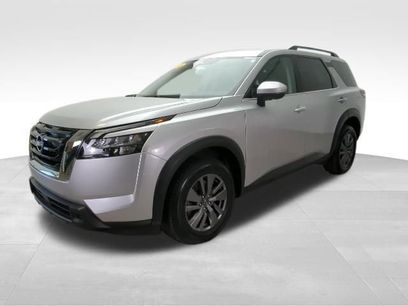 Used 2025 Nissan Pathfinder SV