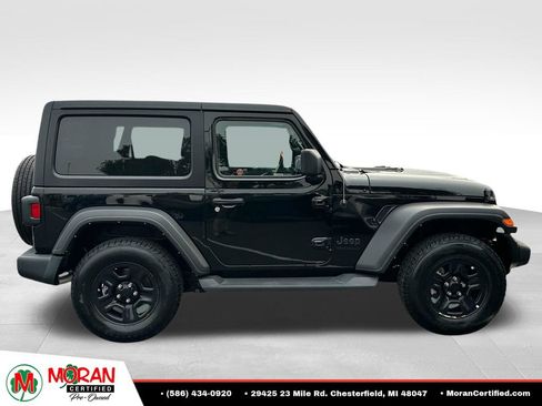 Used 2022 Jeep Wrangler Sport AWD/4WD image 6