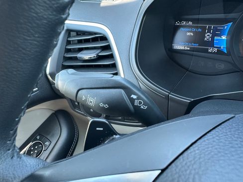 Used 2024 Ford Edge Titanium w/ Class II Trailer Tow Package image 26