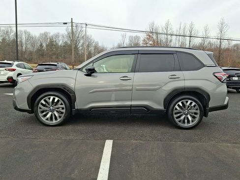 Used 2025 Subaru Forester Touring image 4