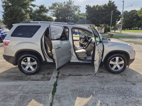 Used 2011 GMC Acadia SLT FWD image 19