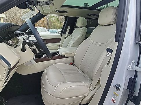 Used 2025 Land Rover Range Rover Long Wheelbase SE image 8