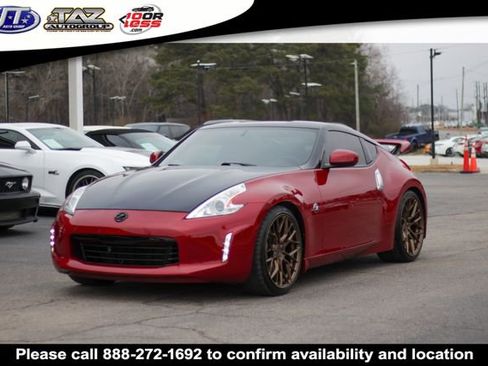 Used 2017 Nissan 370Z Touring image 2