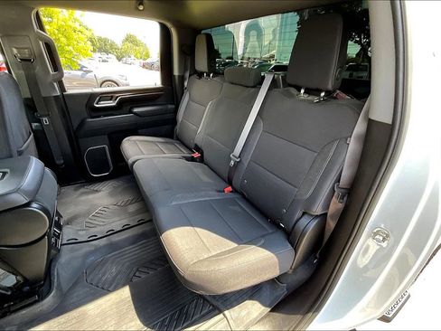 Used 2024 Chevrolet Silverado 2500 LT image 28