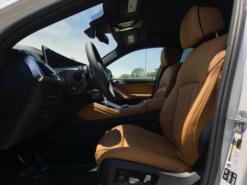 New 2027 BMW X6 xDrive40i w/ Executive Package AWD/4WD image 10