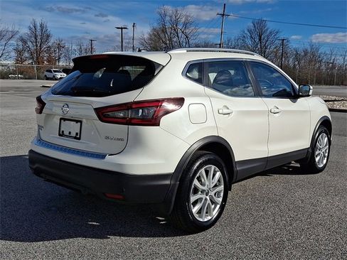 Used 2022 Nissan Rogue Sport SV image 6