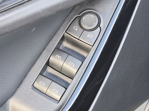 Certified 2025 Chevrolet Equinox LT FWD image 18