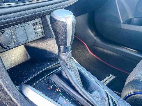 Used 2017 Toyota Corolla SE w/ Carpet Mat Package (TMS) image 13