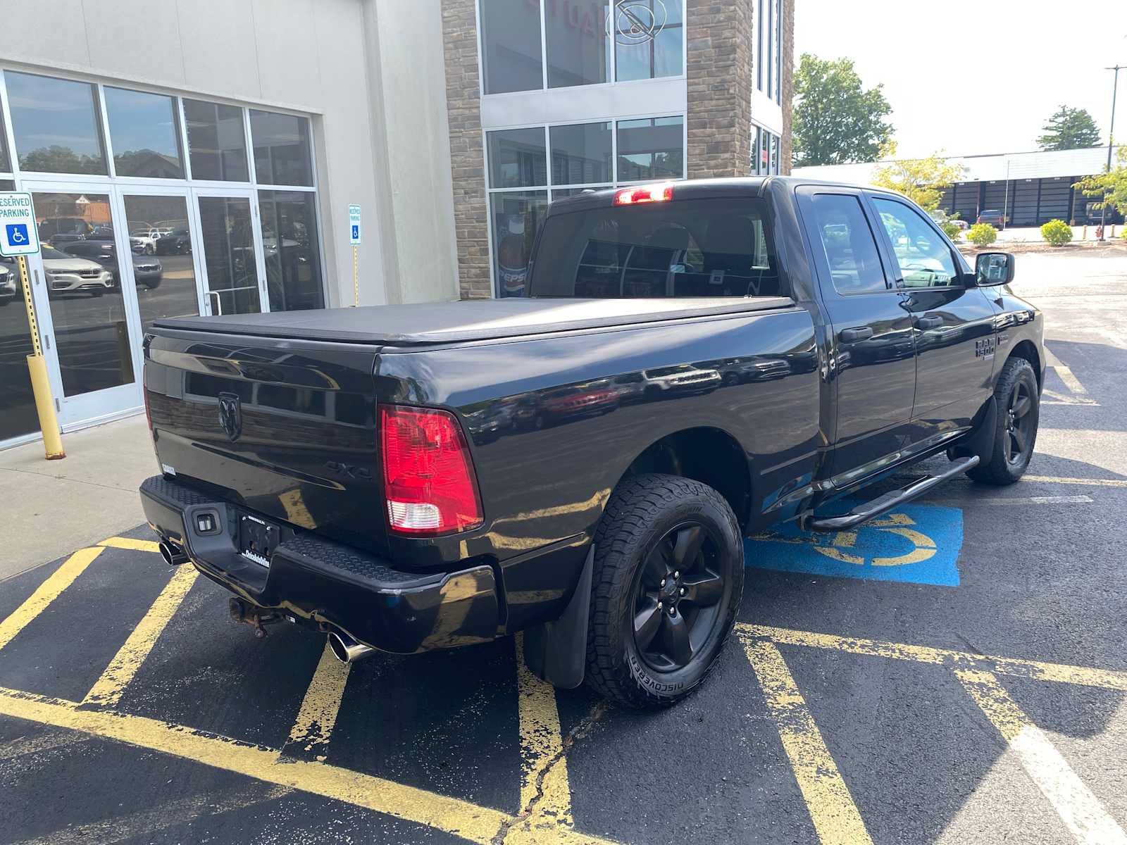 Used 2019 RAM 1500 Express w/ Express Value Package AWD/4WD image 4