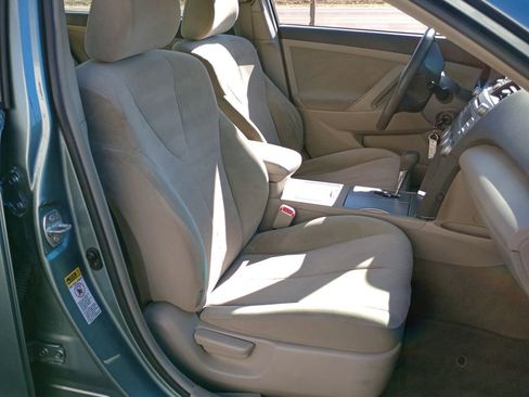 Used 2010 Toyota Camry image 22