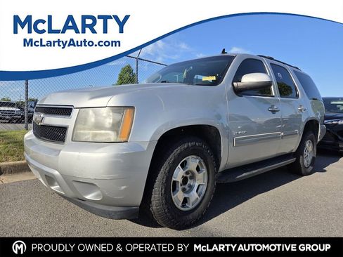Used 2011 Chevrolet Tahoe LS RWD image 1