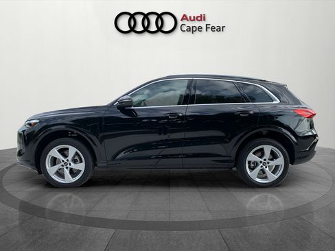 Certified 2025 Audi Q5 Premium Plus AWD/4WD image 2