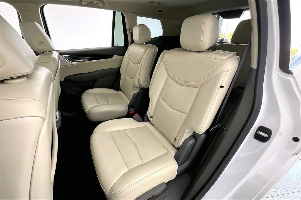 Used 2020 Cadillac XT6 Premium Luxury FWD image 35