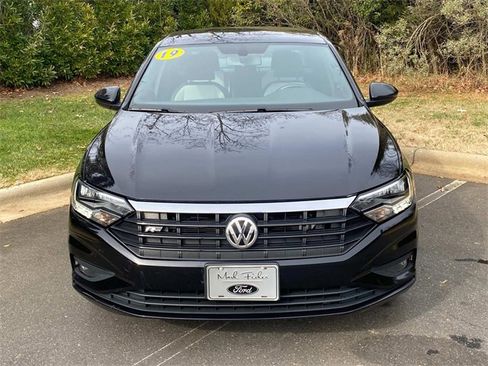 Used 2019 Volkswagen Jetta R-Line image 2