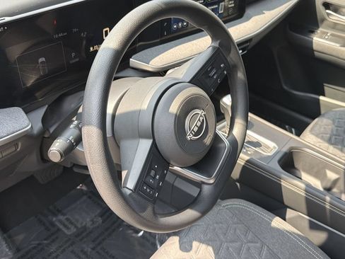 Certified 2025 Nissan Kicks SV AWD/4WD image 11