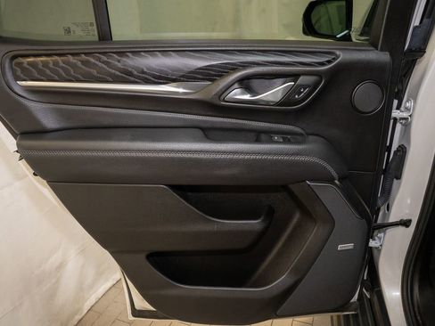 Used 2023 GMC Yukon Denali w/ Denali Reserve Package image 13