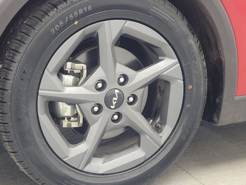 Used 2025 Kia K4 FWD image 31