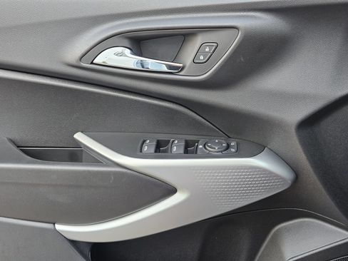 New 2026 Chevrolet Trax LS w/ LS Convenience Package FWD image 22