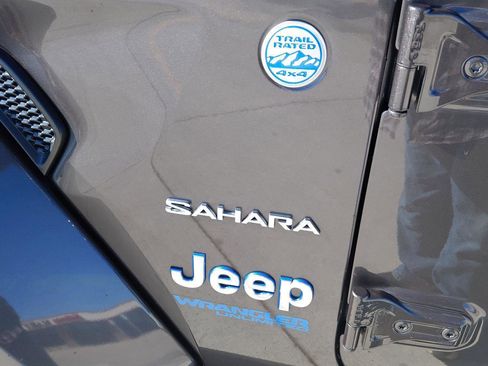 Used 2021 Jeep Wrangler Unlimited Sahara w/ Cold Weather Group image 23