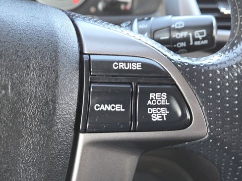 Used 2016 Honda Odyssey SE image 5