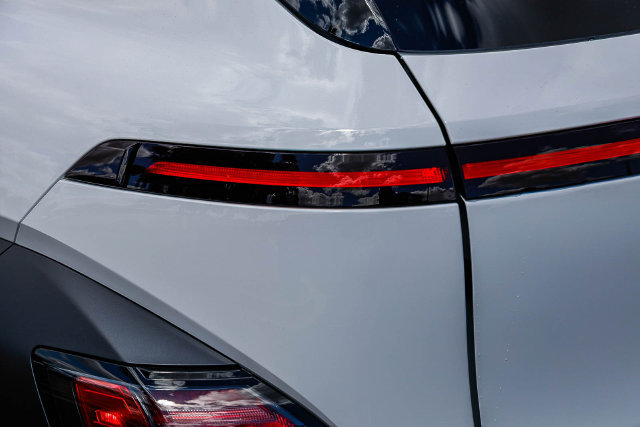 New 2027 Hyundai Kona Limited FWD image 10