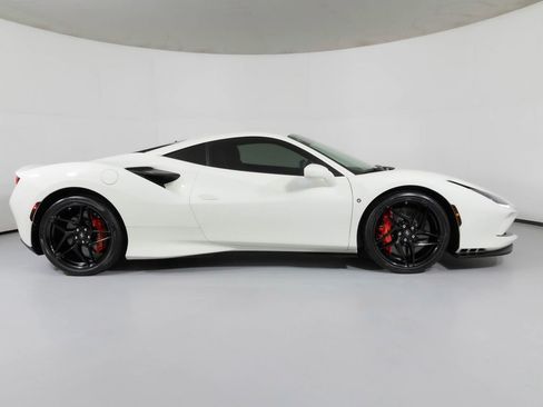 Used 2020 Ferrari F8 Tributo image 19