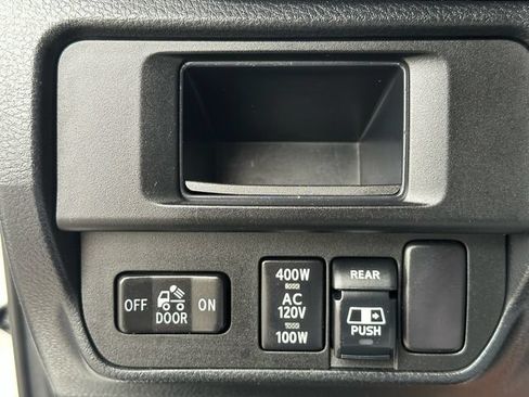 Certified 2017 Toyota Tacoma TRD Off-Road w/ Premium & Technology Package AWD/4WD image 26