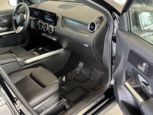 Certified 2025 Mercedes-Benz GLA 250 image 30