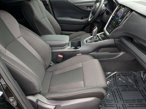 Used 2025 Subaru Outback Premium AWD/4WD image 37