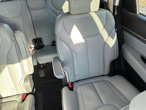 Used 2025 Hyundai Palisade SEL FWD image 41