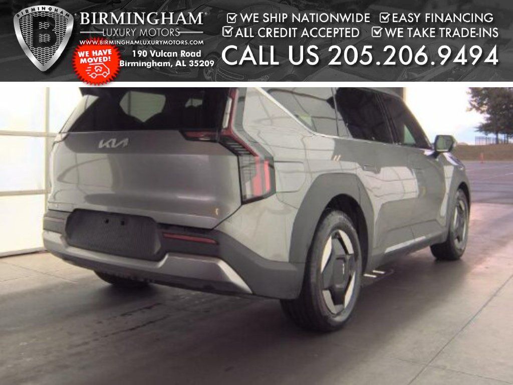 Used 2024 Kia EV9 Light Long Range RWD image 2