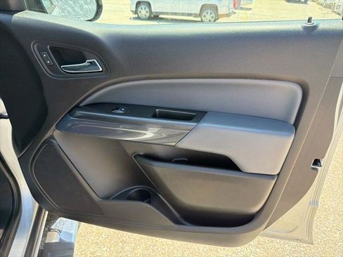 Used 2018 Chevrolet Colorado Z71 AWD/4WD image 19