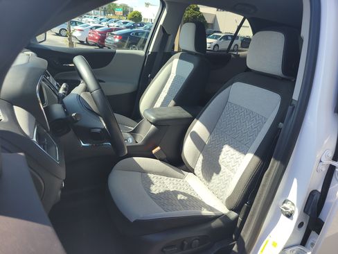 Used 2024 Chevrolet Equinox LT FWD image 20