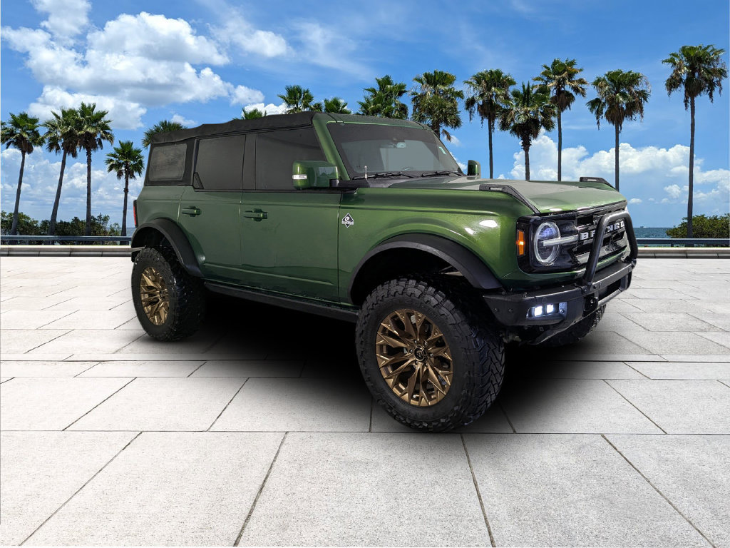 Used 2022 Ford Bronco Outer Banks w/ Sasquatch Package AWD/4WD image 2
