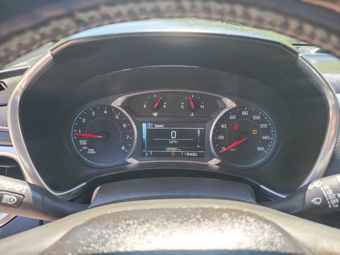 Used 2018 Chevrolet Equinox Premier FWD image 17