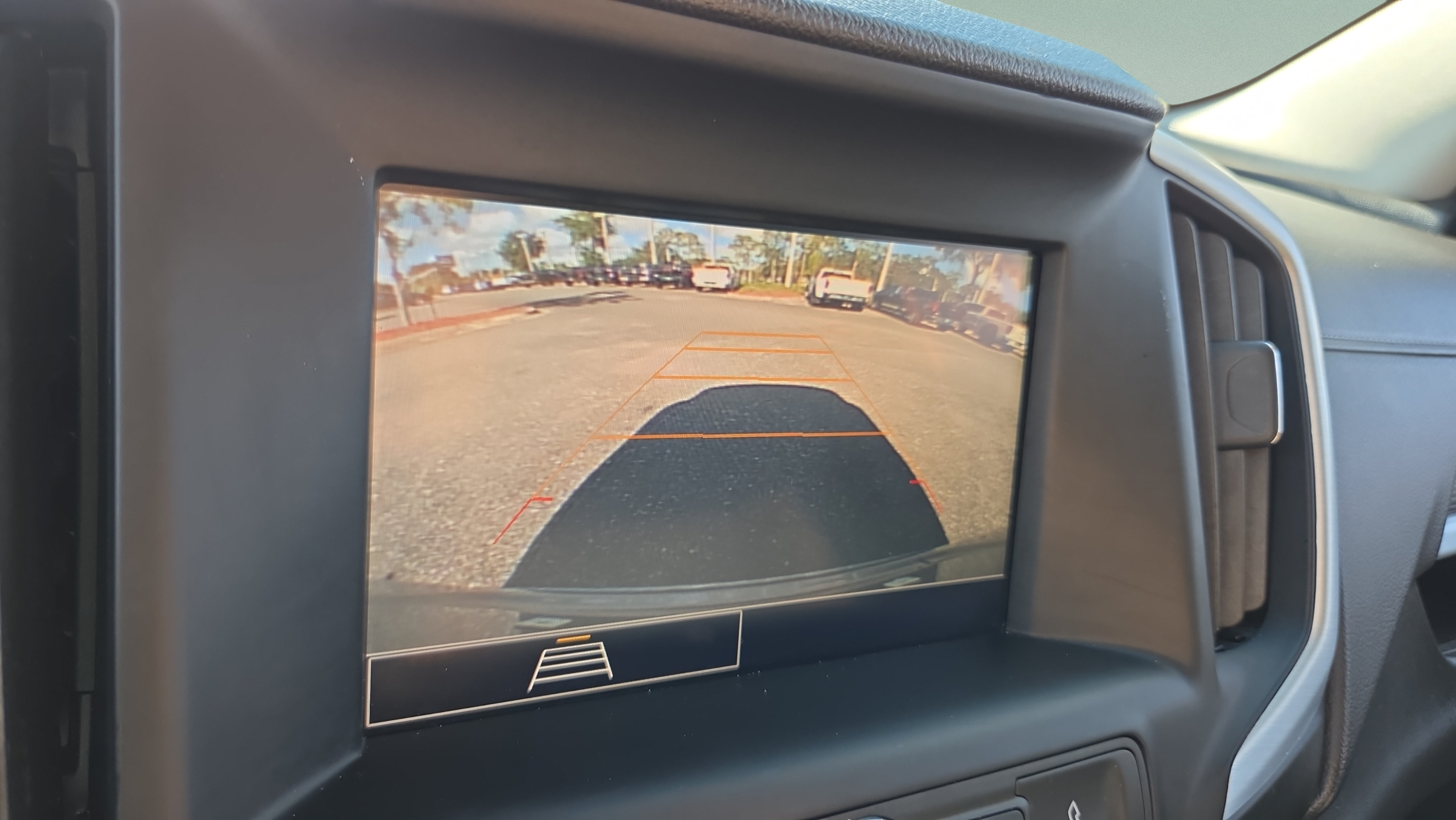 Used 2024 GMC Terrain SLE FWD image 19