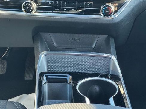 Used 2025 Chevrolet Equinox LT AWD/4WD image 19
