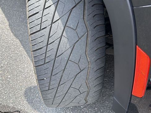 Used 2022 Jeep Grand Cherokee Altitude image 2