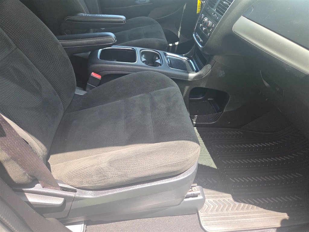 Used 2015 Dodge Grand Caravan SXT w/ Blacktop Package FWD image 8