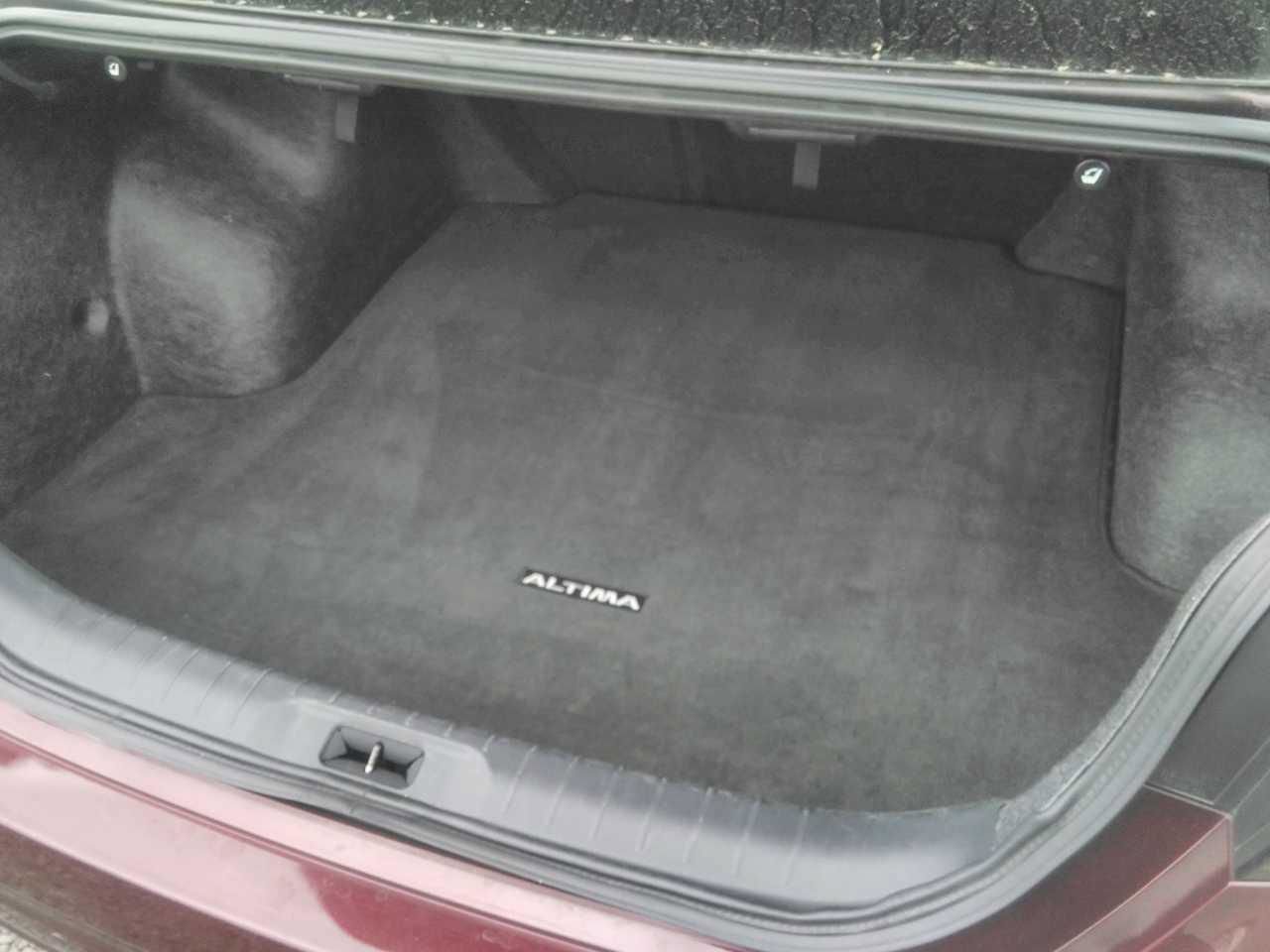 Used 2025 Nissan Altima 2.5 SV FWD image 8